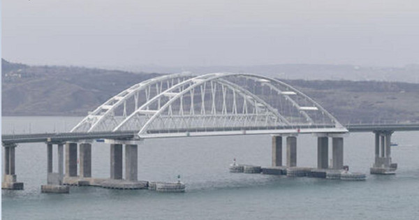 Saobraćajni rekord zabeležen je na Kerčkom mostu posle serije eksplozija na Krimu