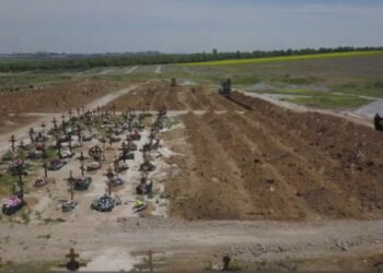 Tokom proteklog meseca Rusi su postavili 25 masovnih grobnica u blizini Mariupola