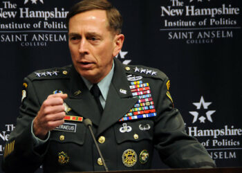 Ukrajina će moći da vrati teritorije koje je zaplenila Rusija, kaže bivši šef CIA