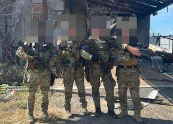 Vojnici Lviv trupe prisilili su Siverskyi Donetse i oslobodili okupirano selo