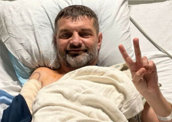 U Sjedinjenim Državama, marinac Mihail Dianov, oslobođen iz zarobljeništva, operisan je