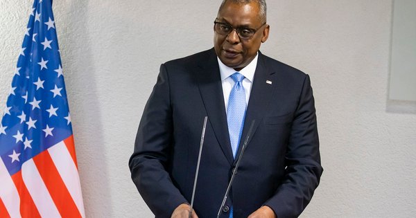 Šef Pentagona upozorio saveznike na 'ključni trenutak' za Ukrajinu