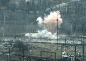 ДПСУ показала відео, як прикордонники знищують живу силу, склади та техніку росіян