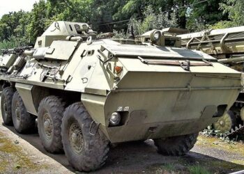 Мешканці Яворівщини купили плавучий БТР для своїх земляків у ТрО