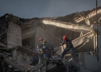 Зеленський пригрозив Росії військовою відповіддю за удар по Запоріжжю