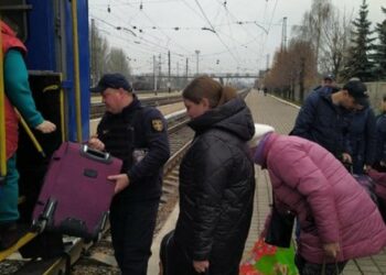 Безкоштовний евакуаційний потяг із Донеччини змінює місце прибуття