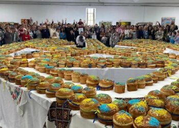 З 1000 пасок у Львові створили найбільший в Україні тризуб