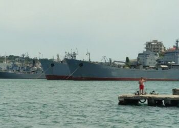 Росія перед Великоднем збільшила військову присутність у Чорному морі