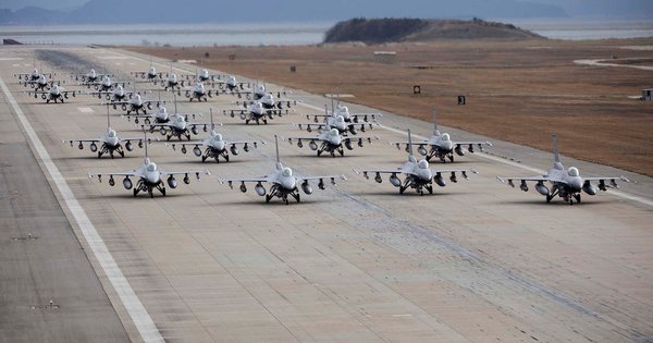 Повітряні сили розповіли, скільки винищувачів F-16 може отримати Україна