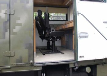 На знак подяки  компанію нагородили бригадною табличкою та мотиваційним прапором