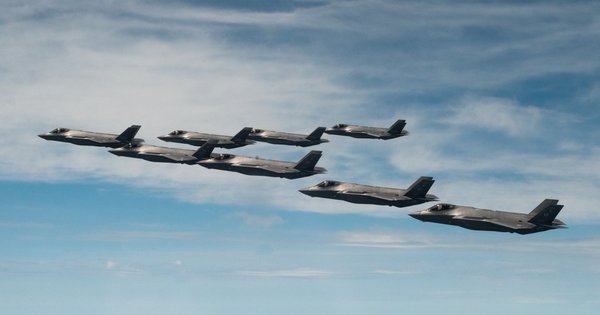 У Німеччині почались найбільші в історії НАТО авіаційні навчання