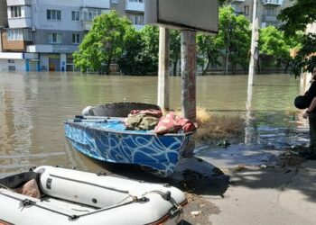 Росіяни обстріляли човен з цивільними під час евакуації з лівого берега