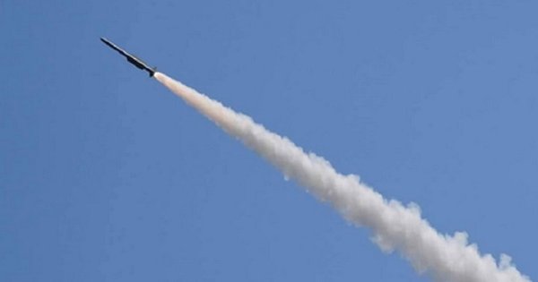 У Хмельницькому неподалік місця падіння уламків російської ракети евакуювали людей