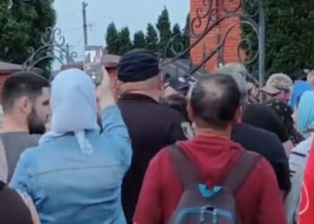 На Хмельниччині під час панахиди за військовим віряни УПЦ МП освистали його родичів