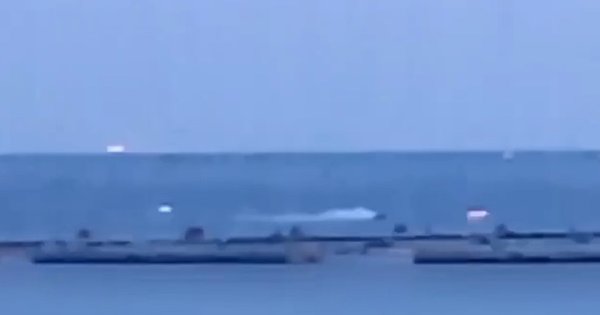 Севастополь одночасно атакували дрони з повітря і моря