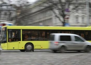 Через ракетний удар по Львову громадський транспорт курсує зі змінами