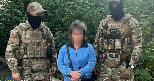 СБУ затримала мешканку Торецька, яка була навідницею в росіян під Бахмутом