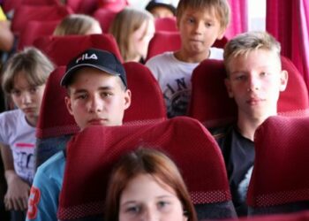 Україна повернула з окупованої частини Херсонщини 11 дітей