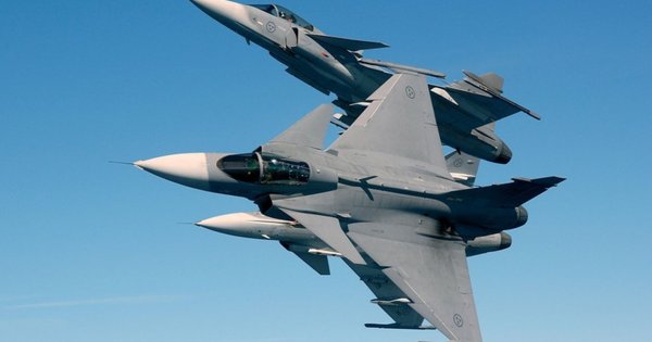 Українські пілоти пройшли навчання на шведських винищувачах Gripen