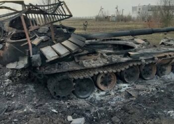 Бійці ССО показали, як українські безпілотники знищили три російські танки (відео)