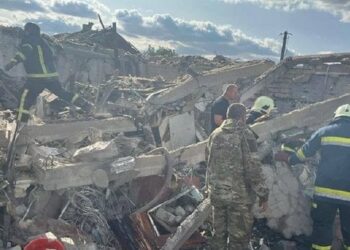 Росіяни обстріляли продуктовий магазин і кафе на Харківщині, 48 загиблих