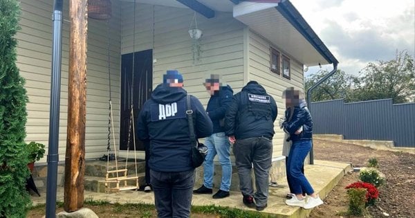 На Буковині військові ремонтували будинок комбата замість служби в «гарячих точках» фронту