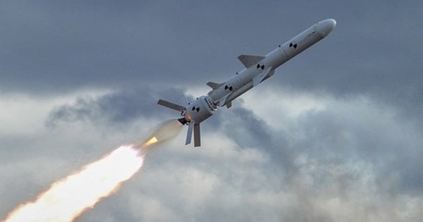 Російська ракета влучила в житловий будинок у Львові, є постраждалі