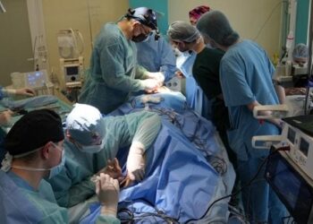Хірурги Львова сформували 25-річному захиснику щелепу з його гомілкової кістки