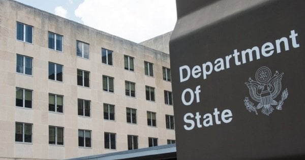 Держдеп США відреагував на ідею Макрона відправити війська до України
