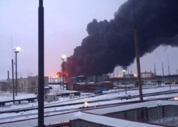 Невідомі БПЛА атакували нафтопереробний завод у Рязані (відео)