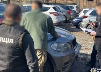 На Рівненщині працівник ВЛК та колишній військком вимагали хабарі у поранених