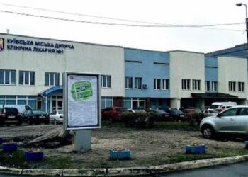 У Києві через наміри росіян атакувати медзаклади терміново евакуюють дві лікарні