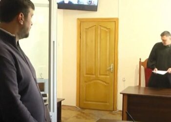 Хмельницький суд оштрафував помічника священика УПЦ МП за побиття військового