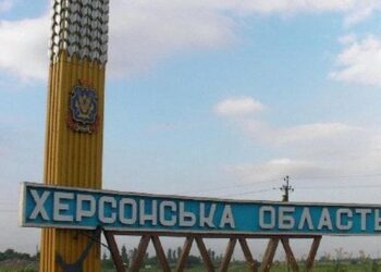 На тимчасово окупованій частині Херсонщини росіяни примусово виселяють людей