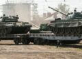 Росіяни кинули в бій танкові полки для виходу на кордони Луганської області