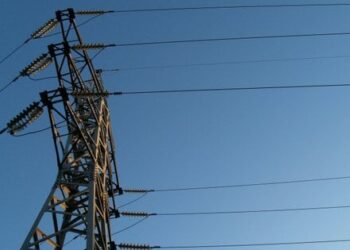 Українцям на прифронтових територіях не обмежуватимуть електропостачання