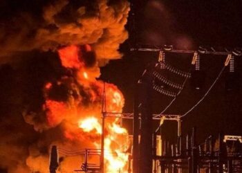 Через нічну атаку дронів у Росії горіли дві підстанції