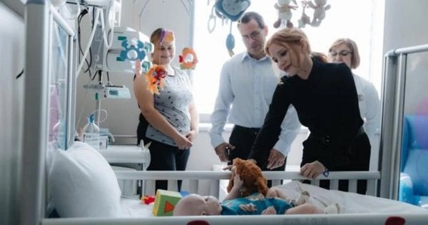 Актриси Алісса Мілано та Джессіка Честейн відреагувала на обстріл «Охматдиту»