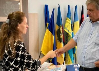 У Нетішині сімʼї загиблого військовослужбовця подарували квартиру