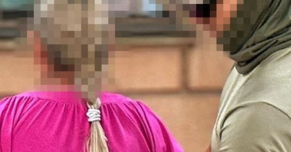 Чиновниці з Дніпра та Одещини допомагали ФСБ наводити ракети через чат-бот