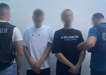 Двох черкащан затримали за підпал військових автівок