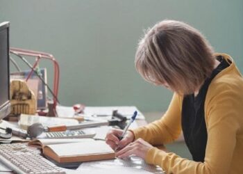 Українським педагогам зарахують стаж роботи за кордоном