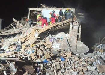 Росіяни завдали ракетного удару по поліцейському відділку в Харкові