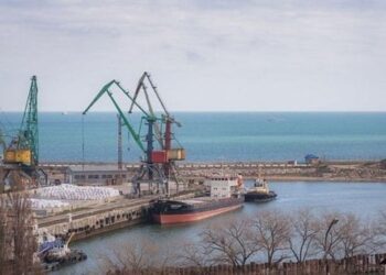 Дрони атакували російський порт у Каспійську за 1000 км від України