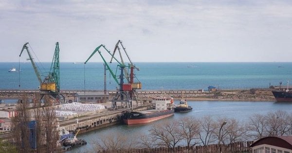 Дрони атакували російський порт у Каспійську за 1000 км від України