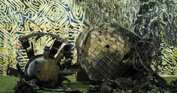 СБУ показала уламки нової балістичної ракети, якою окупанти вдарили по Дніпру