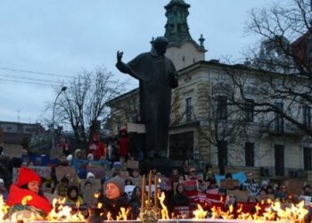 У Львові рідні захисників «Азовсталі» провели перформанс «Третє Різдво в полоні»