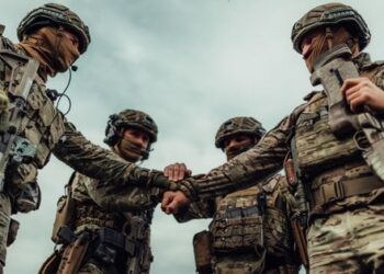 Військовим з освітою магістра спростили отримання офіцерського звання