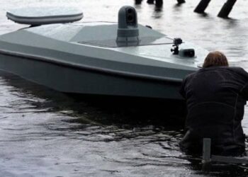 Росіяни застосували нову тактику протидії українським морським дронам у Чорному морі