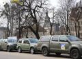 Британські фермери привезли до Львова 23 пікапи для 80-ї та 3-ї штурмової бригад